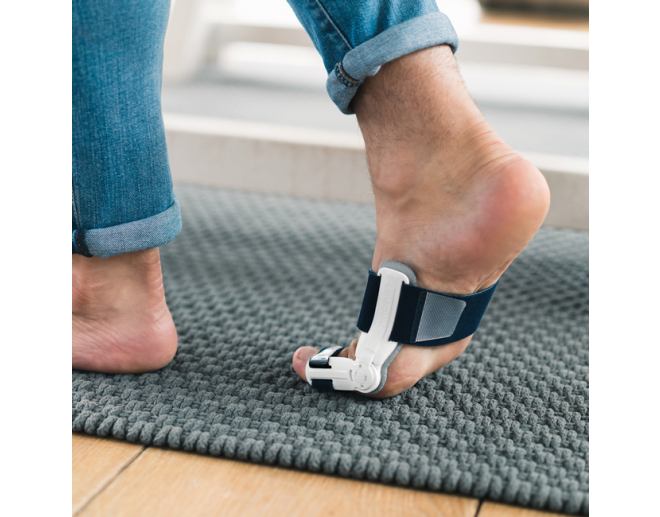 pa Aircast 82 04 ActyToe Homme Pied nu sol 72dpi