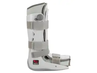 מגף הליכה ארוך Genesis Walker מבית Breg 